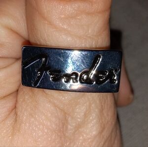 New Silver Tone Finder Ring